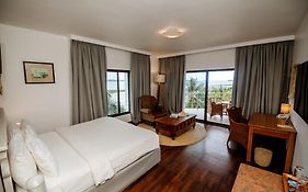 Coral Beach Hotel  4*