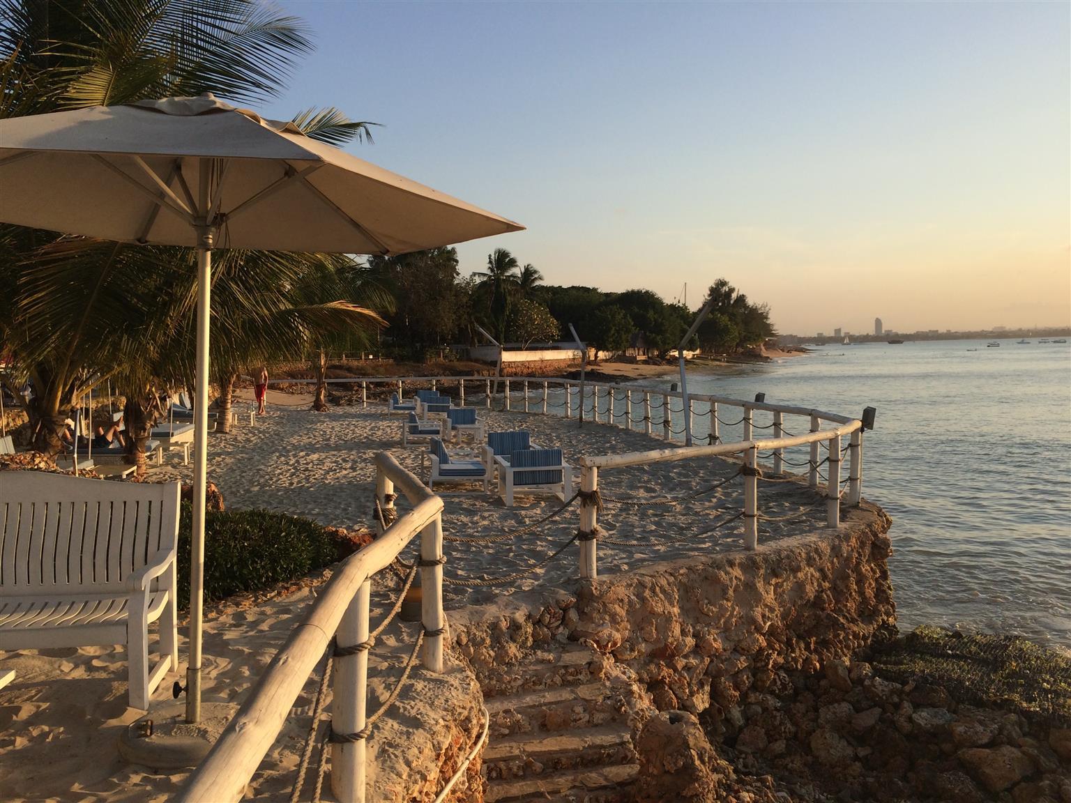 Coral Beach Hotel Daressalam Exterior foto
