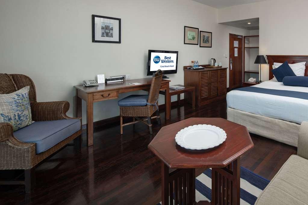 Coral Beach Hotel Daressalam Zimmer foto