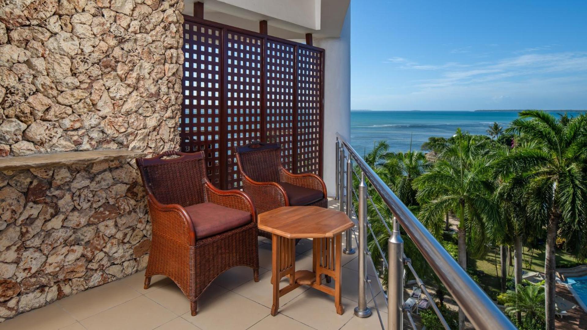 Coral Beach Hotel Daressalam Zimmer foto
