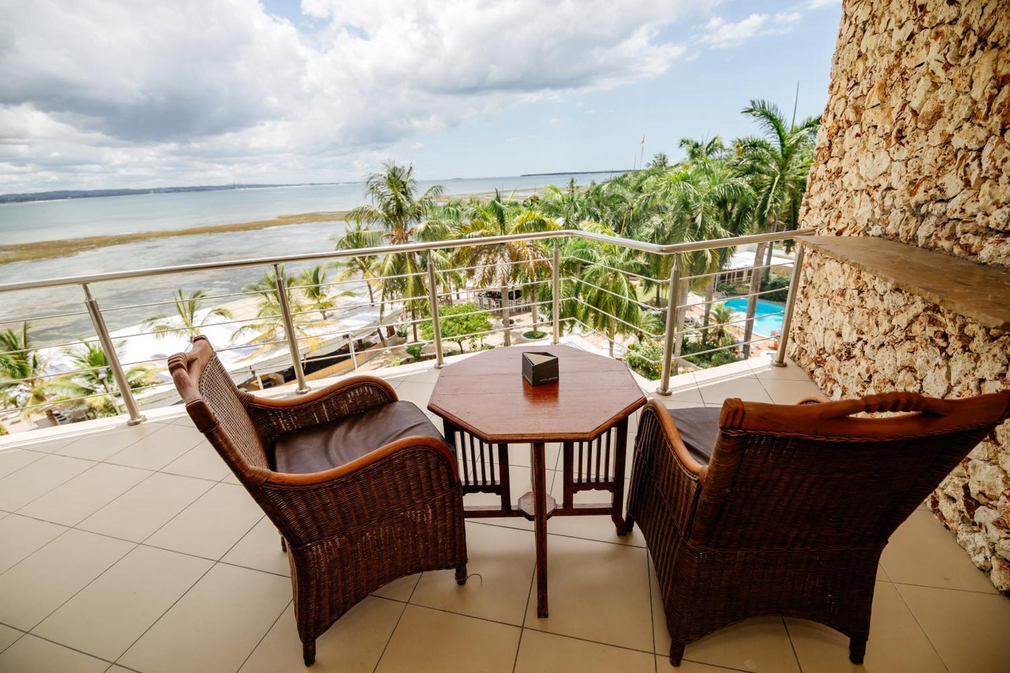 Coral Beach Hotel Daressalam Exterior foto