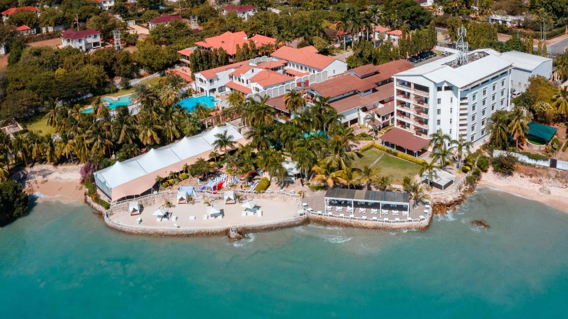 Coral Beach Hotel Daressalam Exterior foto
