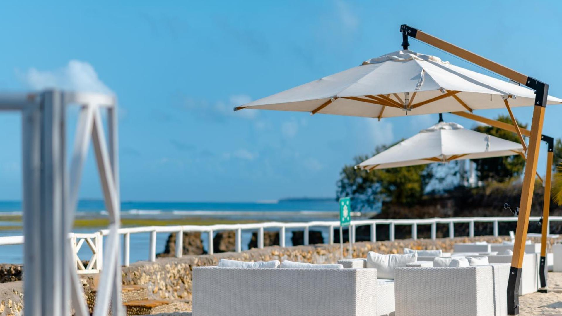 Coral Beach Hotel Daressalam Exterior foto